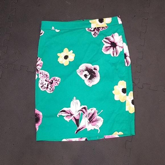 J.crew pencil skirt green with floral print size 0 - Picture 2 of 8
